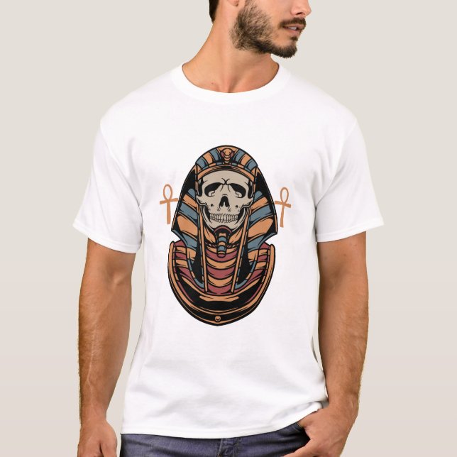 Camiseta Ilustracion de tatuajes al estilo antiguo del fara (Anverso)