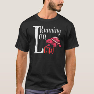 Camiseta Ilustración de Tortuga con Baja Energía – Energía