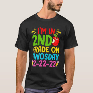 Camiseta I'm Awesome 2Nd Grade On 2-22-22 Twosday Kids Stud