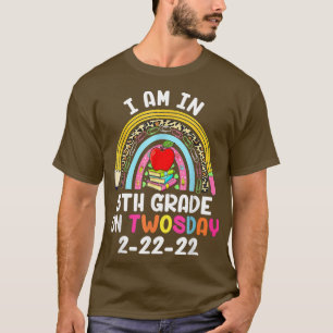 Camiseta I'm In 5th Grade On Twosday 22222 February 22nd 20