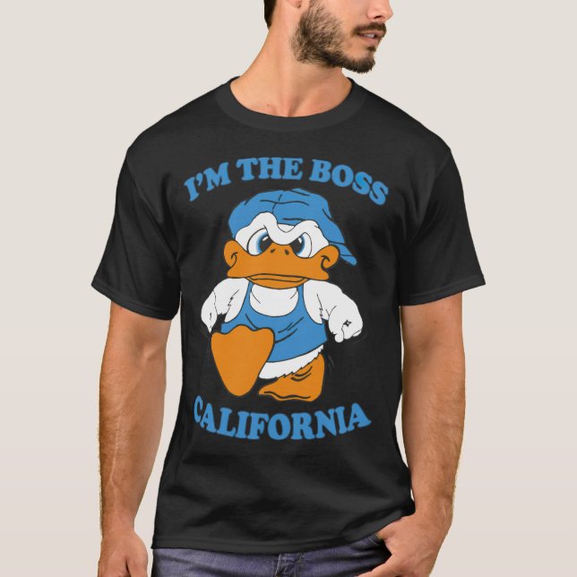 Camiseta Im The Boss California Duck White T black lab pup (Anverso)