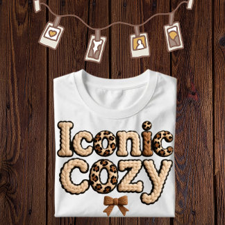 Camiseta impresa con hilo falso icónico y acogedor