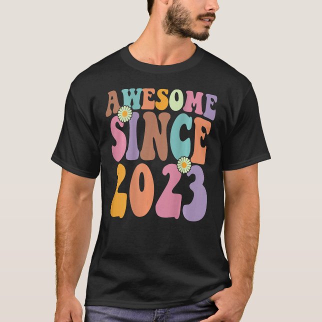 Camiseta Impresionante desde 2023 niño hippie floral retro  (Anverso)