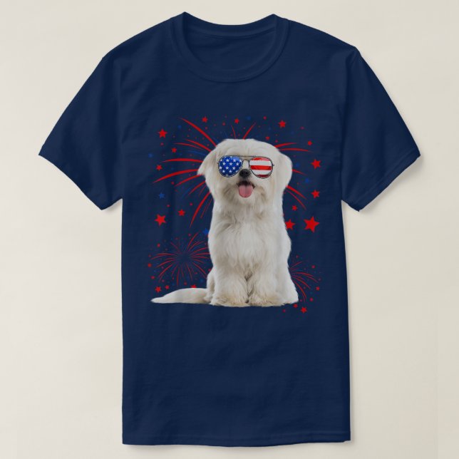 Camiseta Impresionante Perro Maltés Bandera Estadounidense  (Diseño del anverso)
