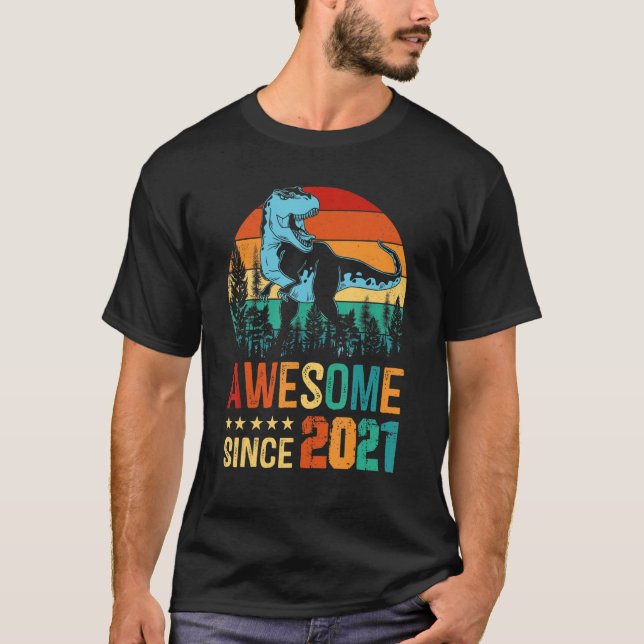 Camiseta Impresionante Rex de Dinosaurios Retro desde 2021 (Anverso)