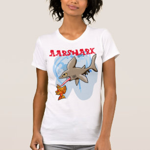 Camiseta Impresionante tiburón arábigo atrapando un pez.