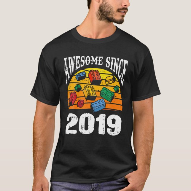 Camiseta Impresionantes Bloques De Construcción Desde 2019  (Anverso)