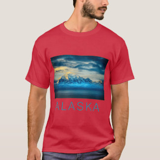 Camiseta Impresionantes montañas nevadas en Alaska se eleva