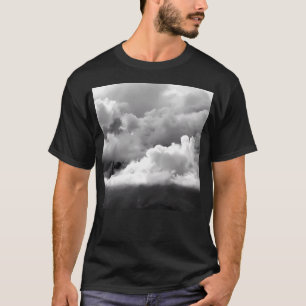 Camiseta Impresionantes Nubes Masivas Blancas Y Negras Sobr