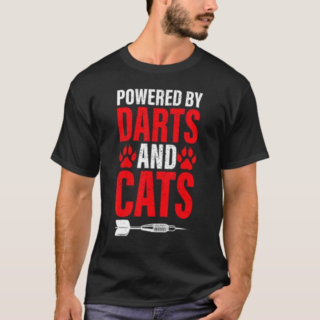 Camiseta Impulsado Por Dardos Y Gatos Dart Game Y Cat (Anverso)