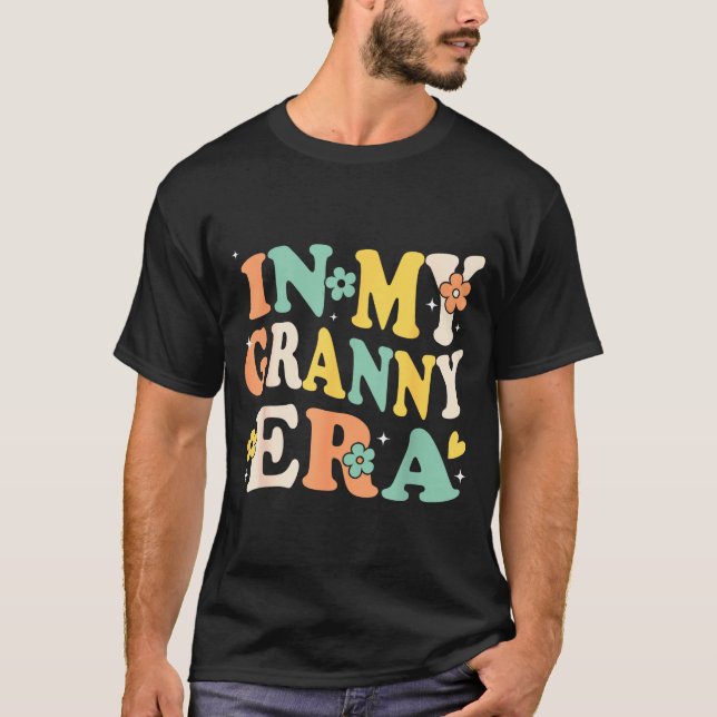 Camiseta In My Granny Era Funny Sarcastic Groovy Retro Moth (Anverso)