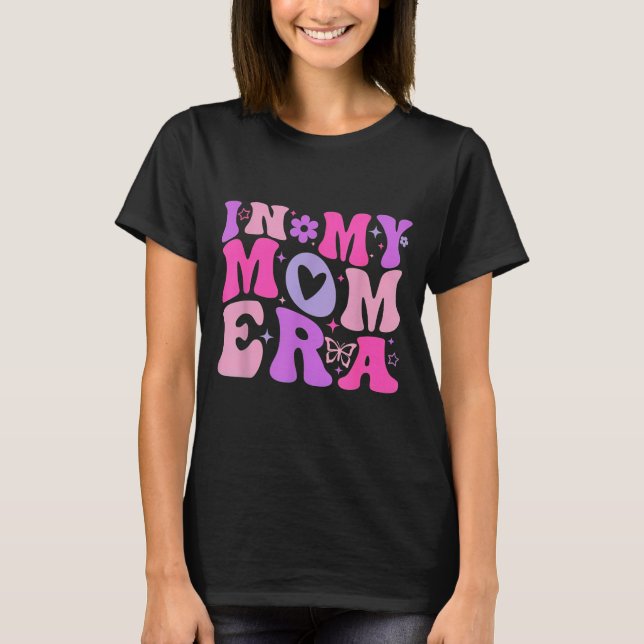 Camiseta in My Mom Era Lover Groovy Retro Mom Mother's Day  (Anverso)