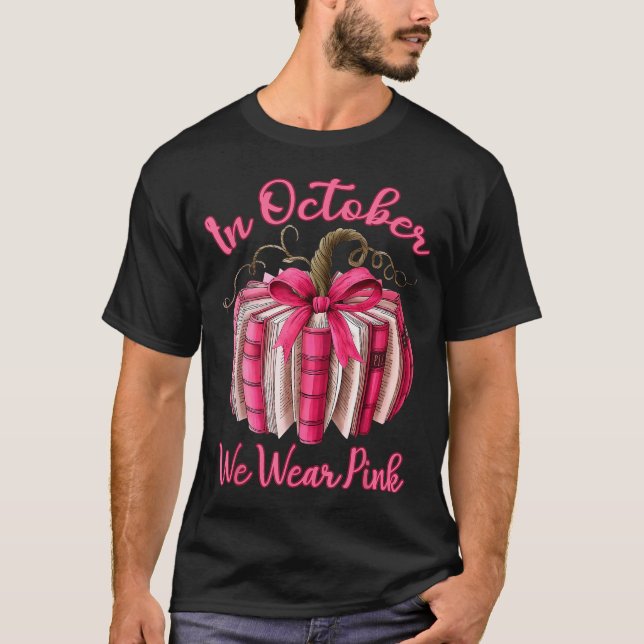 Camiseta In October We Wear Nk Pumpkin Book Breast Cancer T (Anverso)