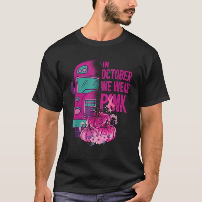 Camiseta In October we wear pink school bus breast cancer a (Anverso)