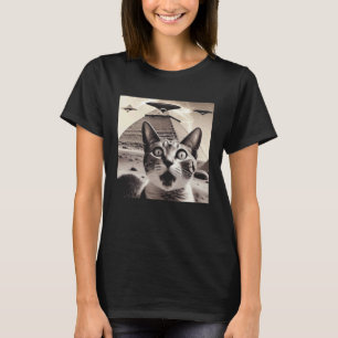 Camiseta Incidente de UAPs de gato OVNI Alienígenas Pirámid