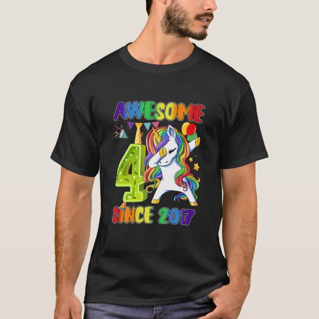 Camiseta Increíble Bebando Unicornio Desde 2017 (Anverso)