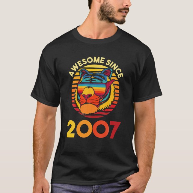 Camiseta ¡Increíble Desde 2007! Año de gafas de sol de tigr (Anverso)