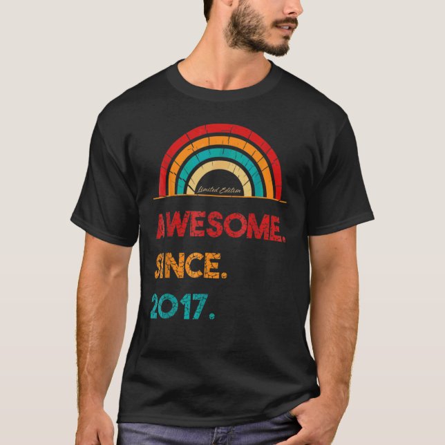 Camiseta Increíble desde 2017, quinto cumpleaños, el arcoir (Anverso)