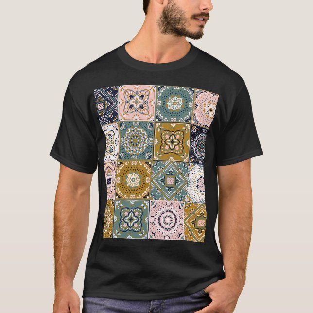 Camiseta Indio de Talavera: Patchwork, mosaico étnico. (Anverso)