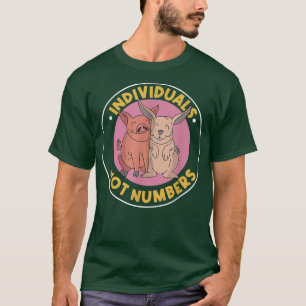 Camiseta Individuals Not Numbers  Vegetable Vegetarian Funn