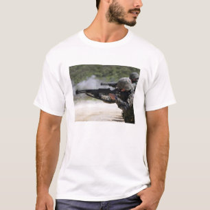 Camiseta Infantes de marina que encienden las escopetas