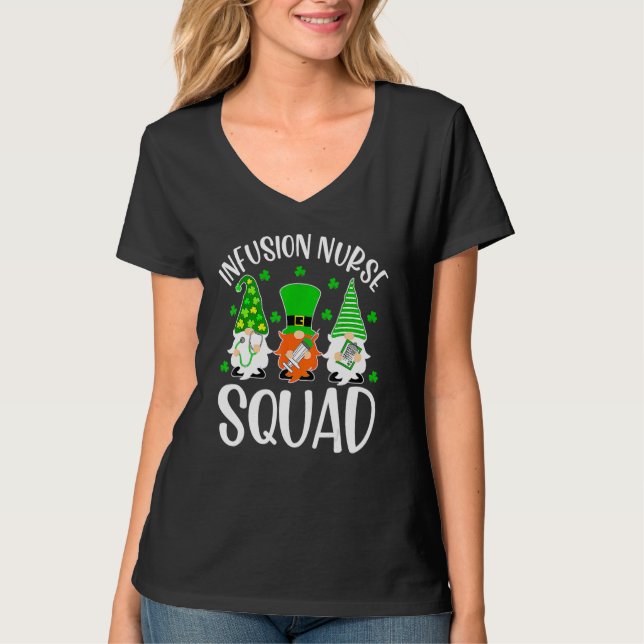 Camiseta Infusion Nurse Squad Nursing St Patrick Day Gnomes (Anverso)