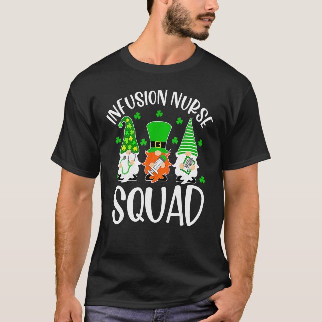 Camiseta Infusion Nurse Squad Nursing St Patrick Day Gnomes (Anverso)