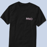 Camiseta Iniciales monogramas modernos Escudo de sombra de<br><div class="desc">Las iniciales minimalistas modernas en monograma dejan caer el diseño de escudo de sombra que se puede cambiar para personalizar. Tipografía blanca con una sombra de gota borgoñona.</div>