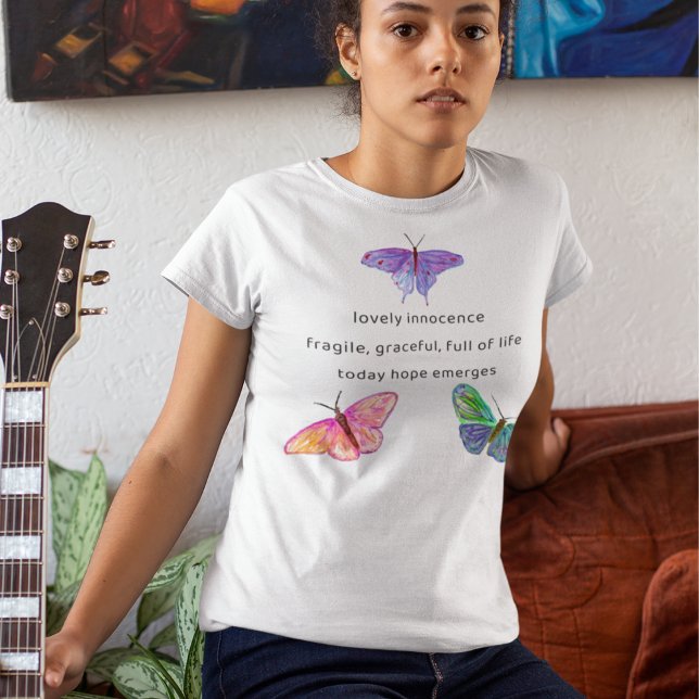 Camiseta Inocencia Florece Haiku de Mariposa (Subido por el creador)