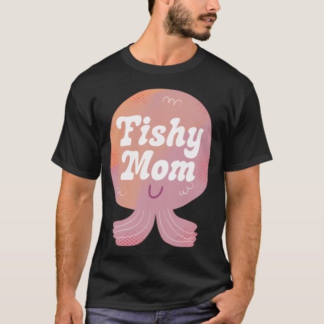 Camiseta Insígnia de Mamá Pescadera (Anverso)