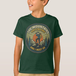 Camiseta Insignia de senderismo vintage 'Las montañas llama
