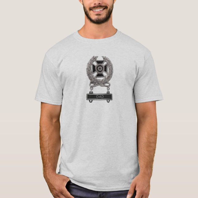 Camiseta Insignia experta del papá (Anverso)