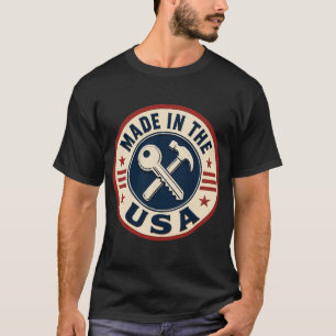 Camiseta Insígnia Patriótica Vintage "Hecho en EE. UU."