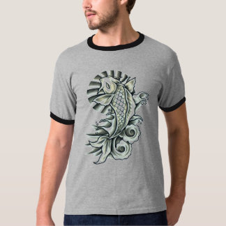 Camiseta inspirada tatuaje de Koi