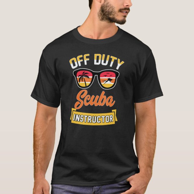 Camiseta Instructor de buceo fuera de servicio playa océano (Anverso)