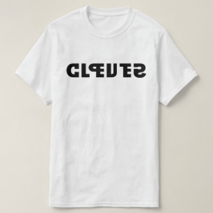 Camiseta Inteligente en la camiseta, estúpido en el espejo