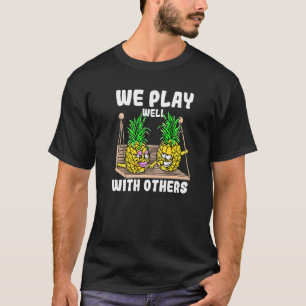 Camiseta Intercambista Nos llevamos bien con otros Piña Col