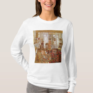 Camiseta Interior con una mujer en amarillo en frente