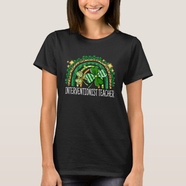 Camiseta Interventionist Teacher Rainbow Lucky St Patrick's (Anverso)