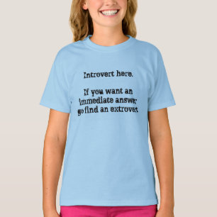 Camiseta Introvert aquí