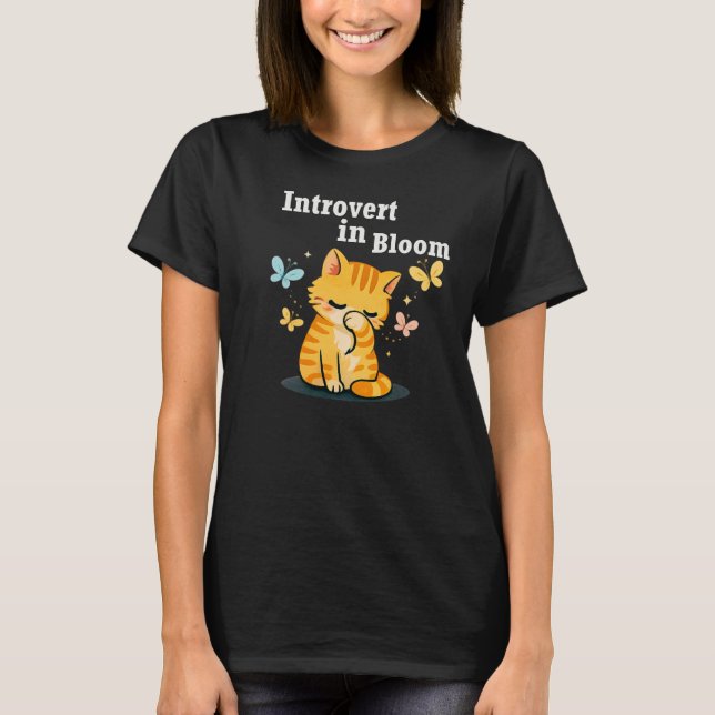Camiseta Introvert in Bloom Cute Cat- Aesthetic Introvert (Anverso)
