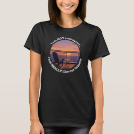 Camiseta Introverted Spouse "I Really Like My Balcony" Tee