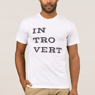 Camiseta introvertida