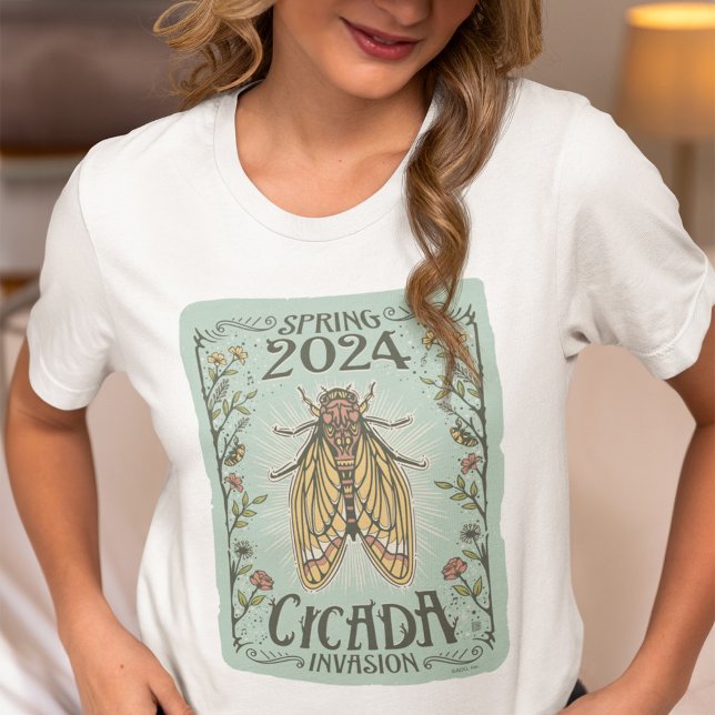 Camiseta Invasión de la Primavera de 2024 (Person wearing t-shirt)