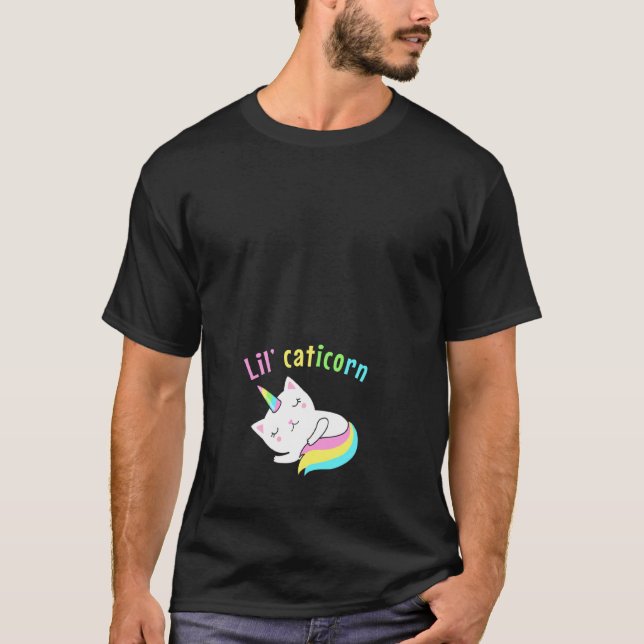 Camiseta Invitación de embarazo de Halloween Lil Unicorn Ca (Anverso)