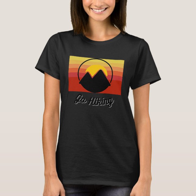 Camiseta Ir de excursión entre las montañas (Anverso)