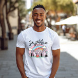 Camiseta Ir Salvaje por un tiempo<br><div class="desc">No te pierdas el tee de excursionista con el paisaje pintado. Un té de primavera o verano para el forastero.</div>