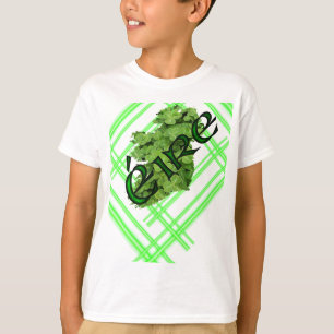 Camiseta Ireland Shamrock Stripes v2 por Kenneth Yoncich