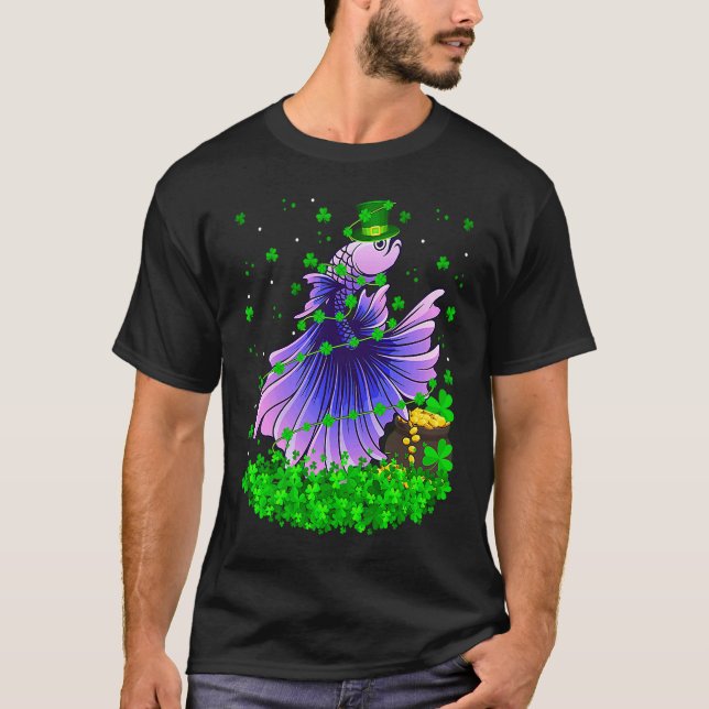 Camiseta Irish Shamrock Leprechaun Betta Fish St Patrick's  (Anverso)