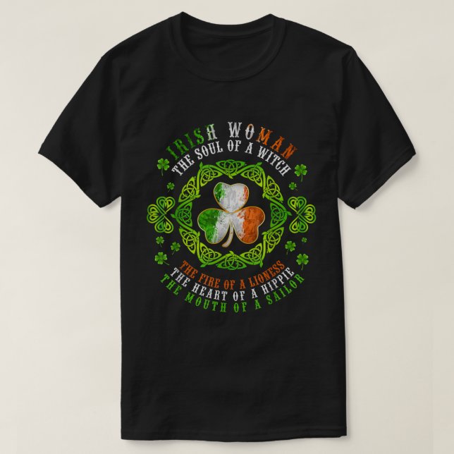 Camiseta Irish Woman Soul Of A Witch Shamrock St Patrick's  (Diseño del anverso)